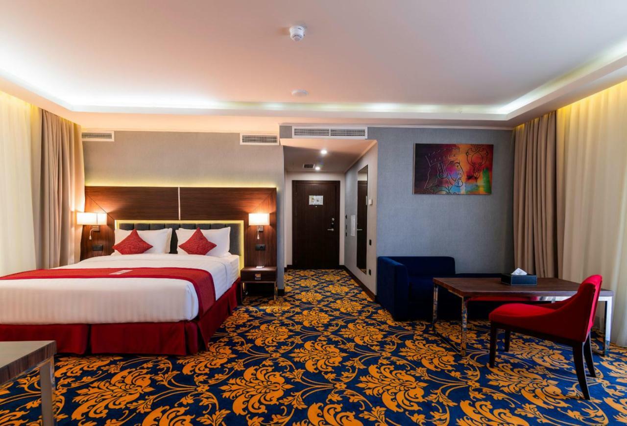 Ramada Hotel & Suites By Wyndham Ереван Экстерьер фото